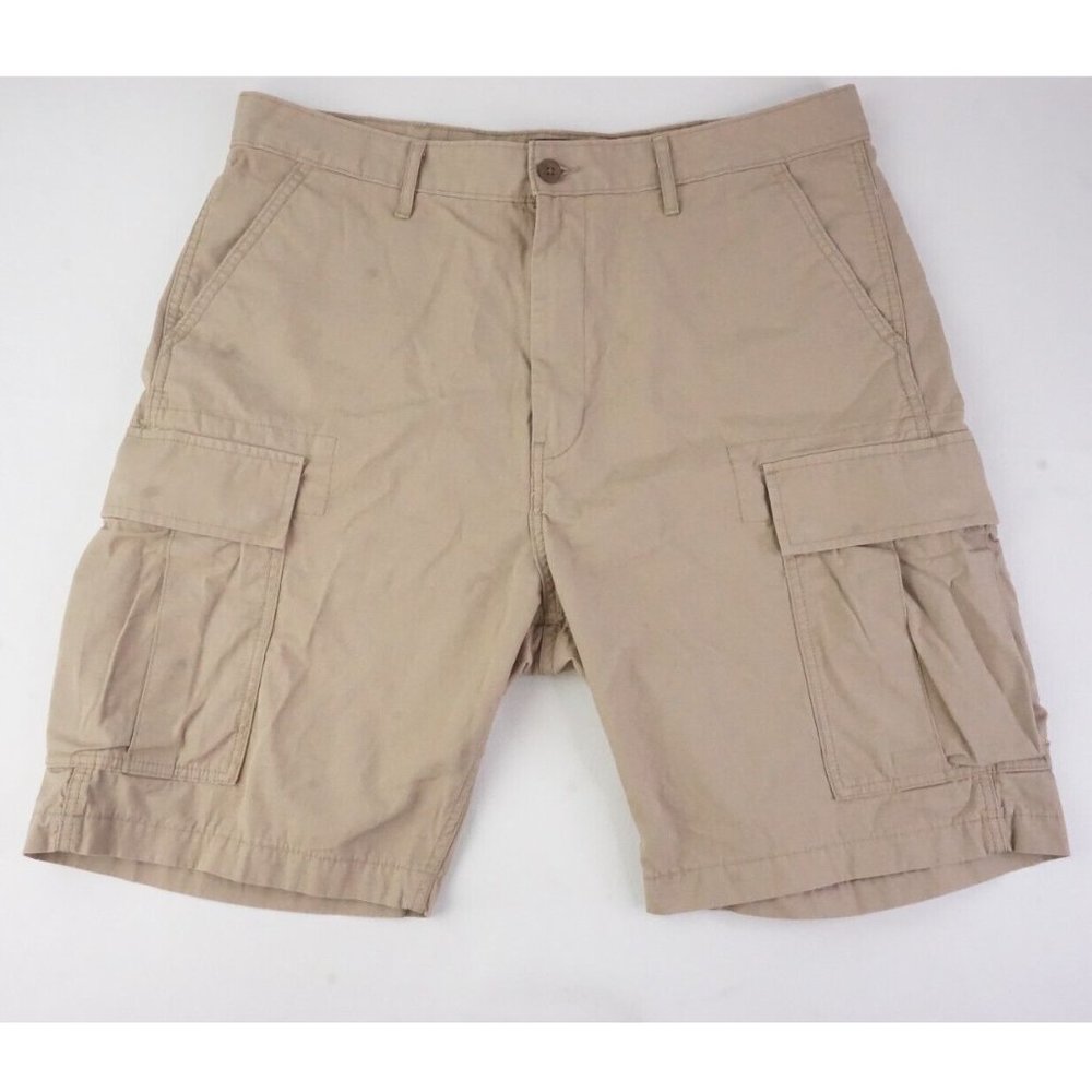 Levi Strauss Cargo Shorts Men's Levi's Khaki Cargo Shorts Size W 38 10" inseam.